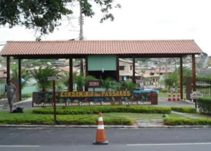 Casa Com Piscina, Grande E Espacosa No Condominio Dos Passaros