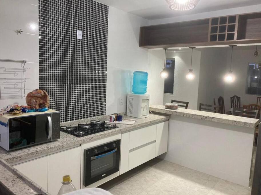 Casa Com Piscina, Grande E Espacosa No Dos Passaros Holiday home *